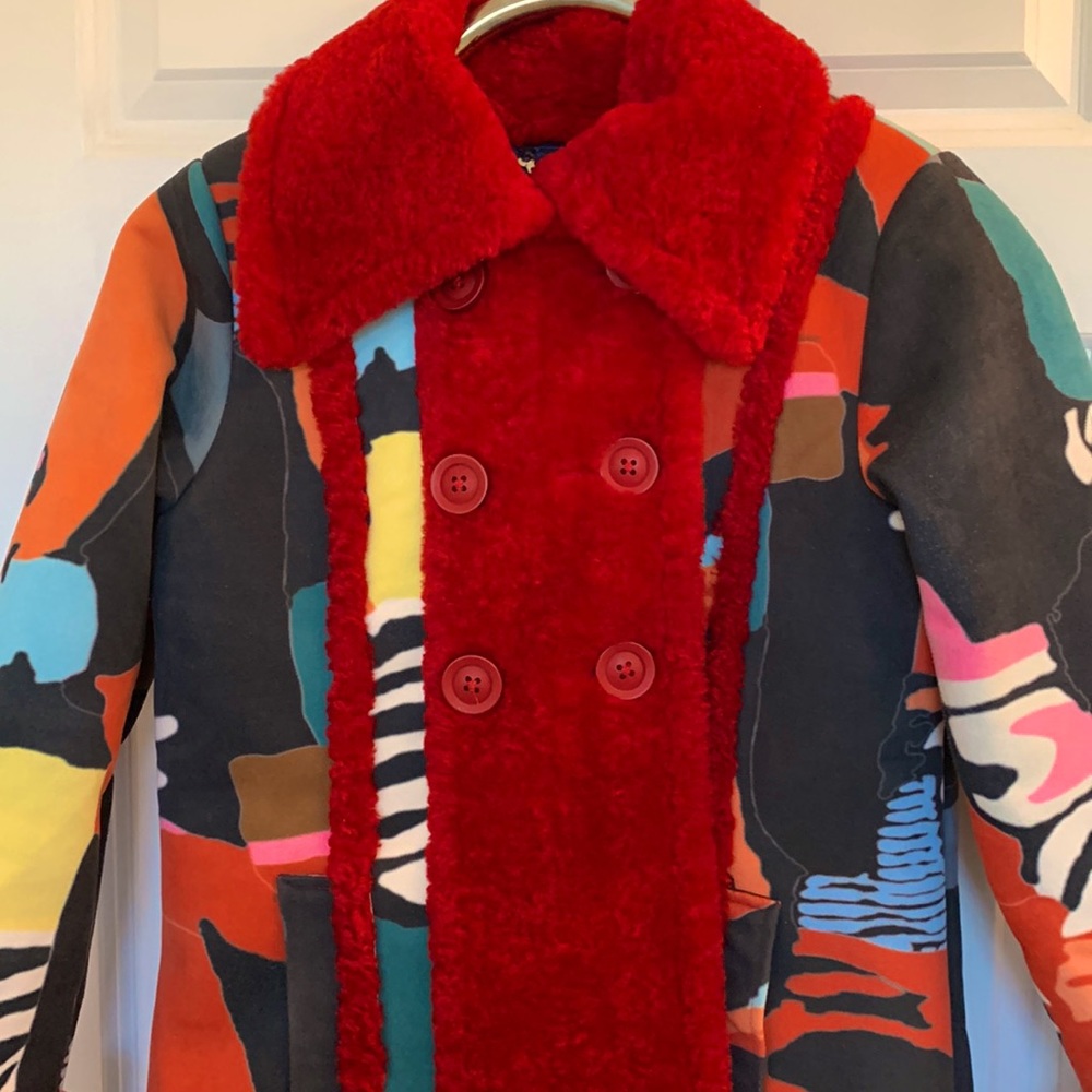 Gorgeous Size S,LULU.H Paris, Red with fabulous pattern designs See Photos